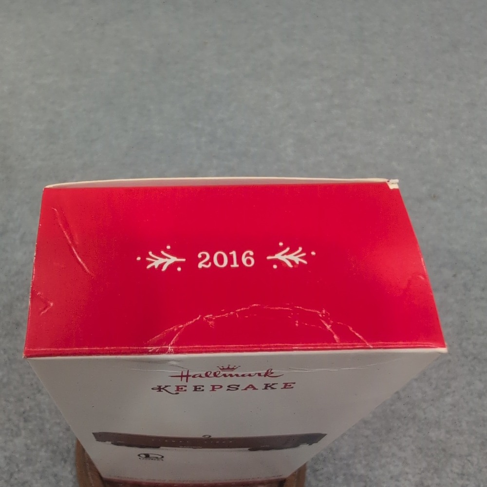 Hallmark 2016‎ Keepsake Lionel 2627 Madison Passenger Car Christmas Ornament - Picture 2 of 4
